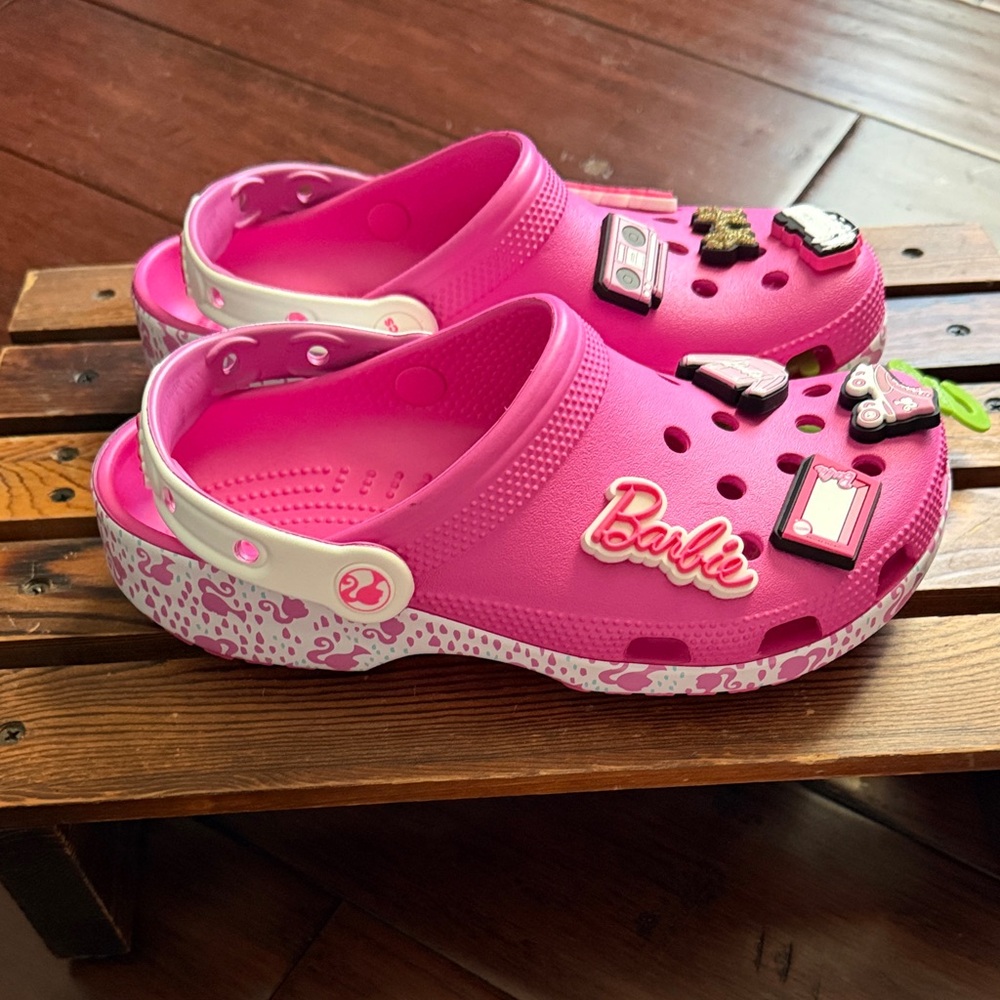 CROCS Barbie pink edition